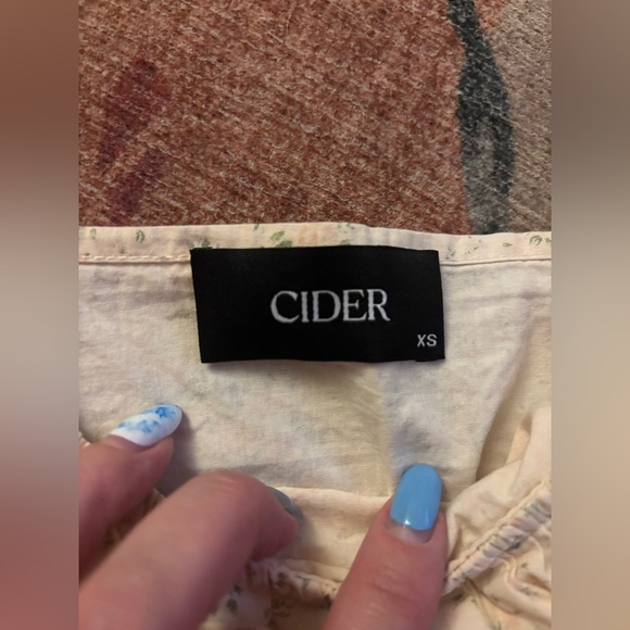 Cider Floral Ruffle Crop Top - Picture 3 of 4